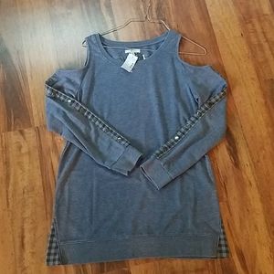 Cold Shoulder Sweatshirt from Maurices size S